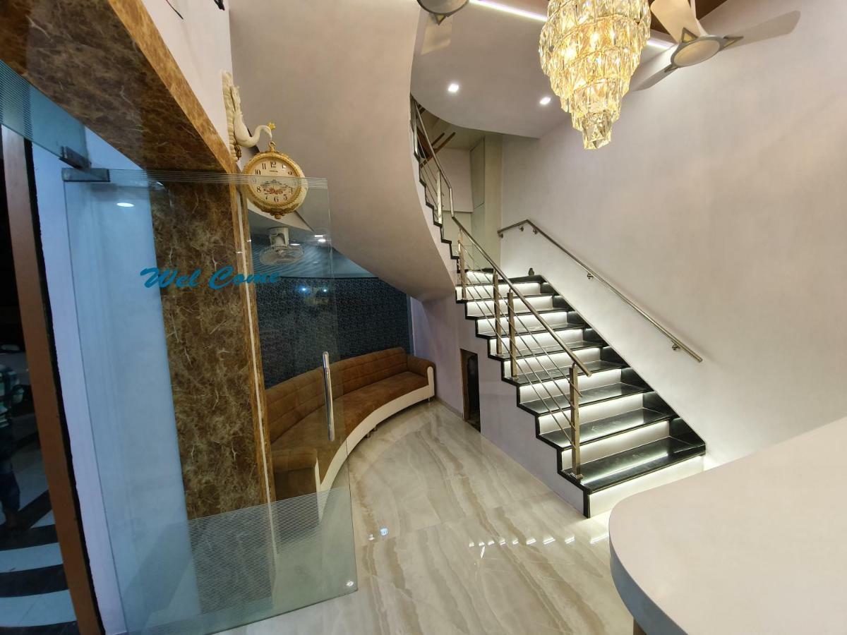 Hotel Apex Наві-Мумбаї Екстер'єр фото